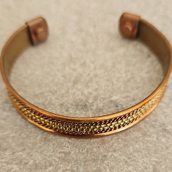 Jewelry - Elegant Copper and Gold-Toned Bracelet